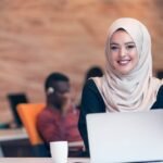 کچێکی حیجاب لە بزنس